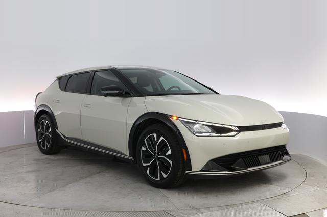 2023 Kia EV6 — photo 10 of 22