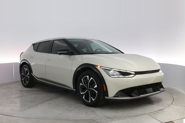 2023 Kia EV6 — photo 10 of 22