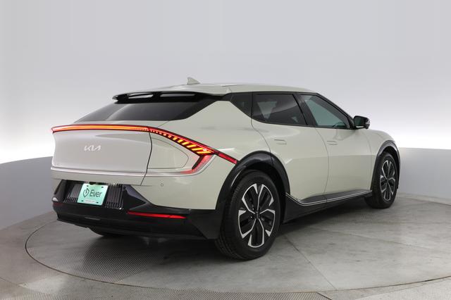 2023 Kia EV6 — photo 2 of 22