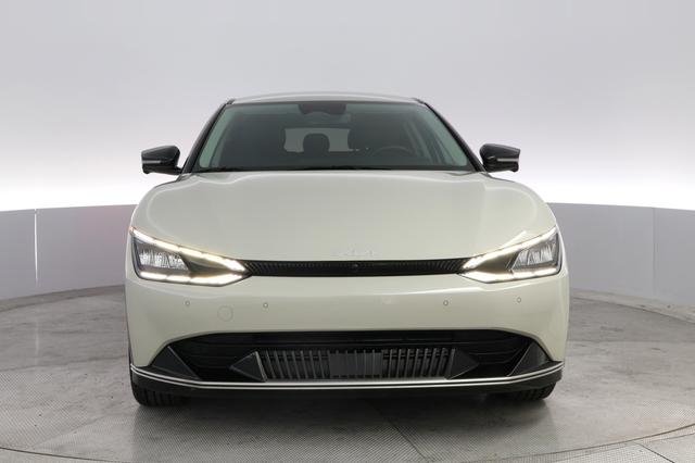 2023 Kia EV6 — photo 9 of 22