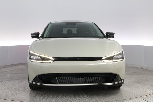 2023 Kia EV6 — photo 9 of 22
