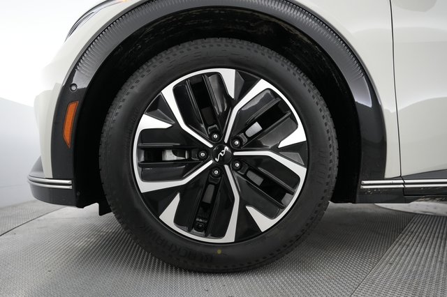 2023 Kia EV6 — photo 15 of 22