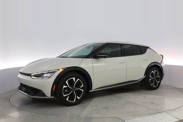 2023 Kia EV6 — photo 14 of 22