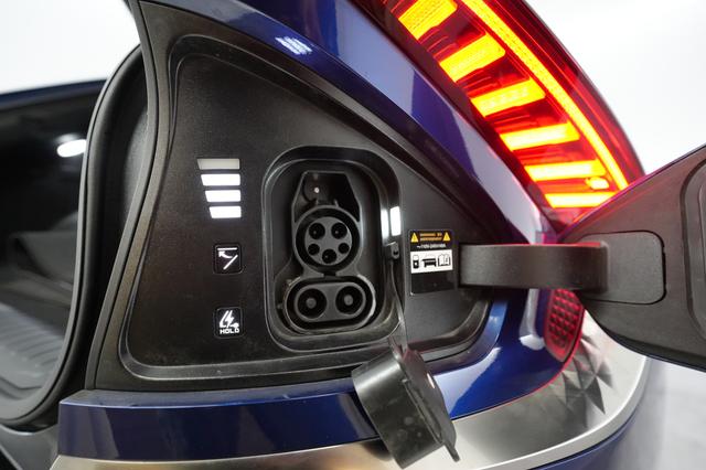 2024 Kia EV6 — photo 8 of 21