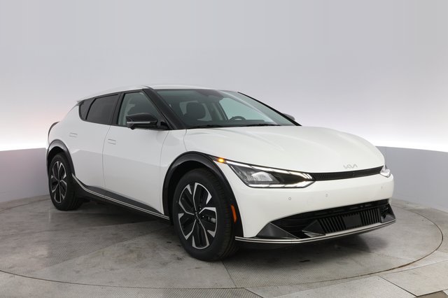 2024 Kia EV6 — photo 10 of 21