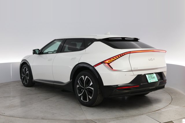 2024 Kia EV6 — photo 13 of 21