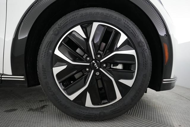 2024 Kia EV6 — photo 7 of 21