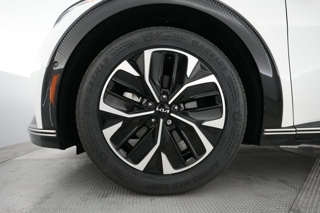 2024 Kia EV6 — photo 15 of 21