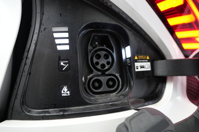 2024 Kia EV6 — photo 8 of 21