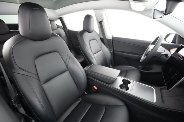 2021 Tesla Model Y — photo 18 of 27