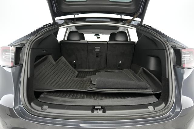 2021 Tesla Model Y — photo 6 of 27