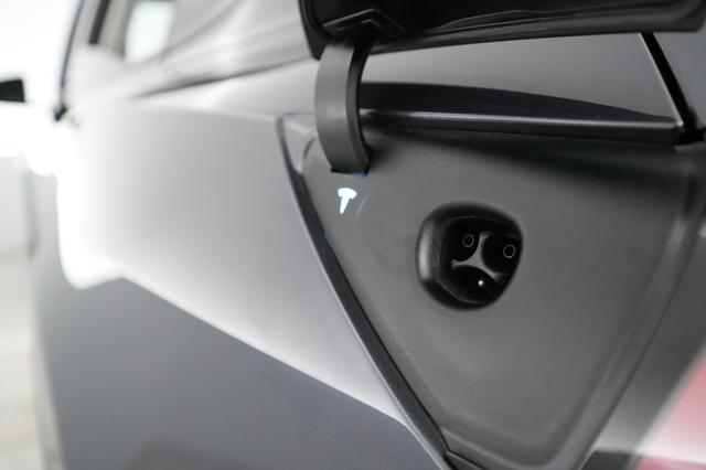 2021 Tesla Model Y — photo 8 of 27