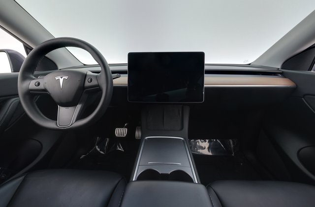 2021 Tesla Model Y — photo 21 of 27