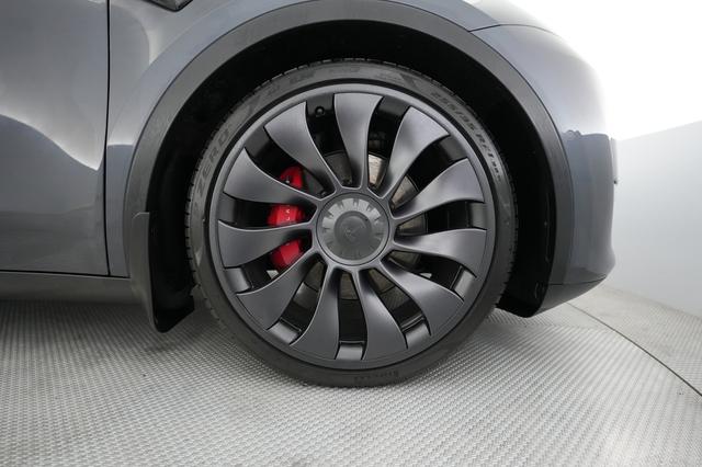 2021 Tesla Model Y — photo 7 of 27