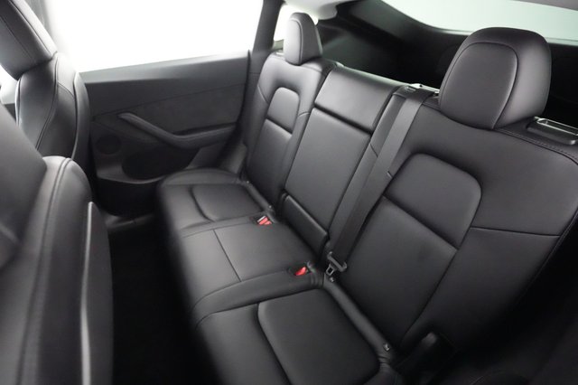 2021 Tesla Model Y — photo 19 of 27