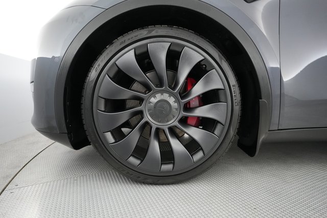 2021 Tesla Model Y — photo 16 of 27