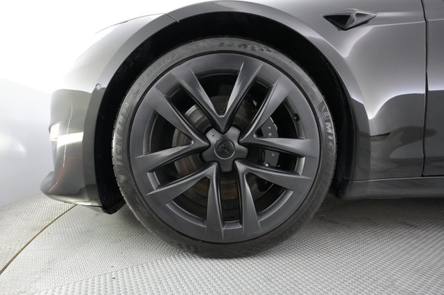 2022 Tesla Model S — photo 16 of 21