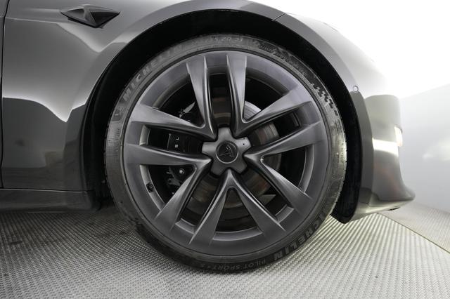 2022 Tesla Model S — photo 7 of 21