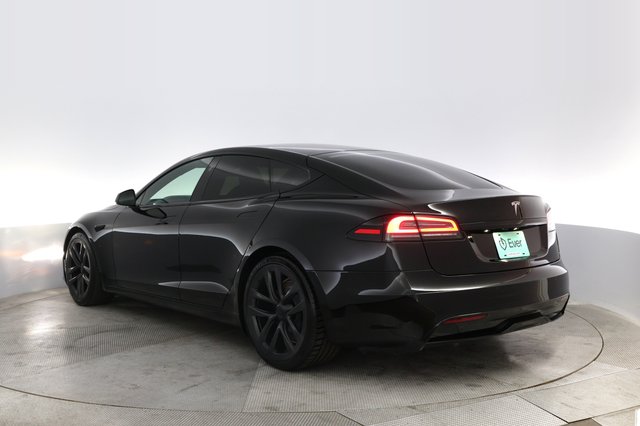 2022 Tesla Model S — photo 13 of 21
