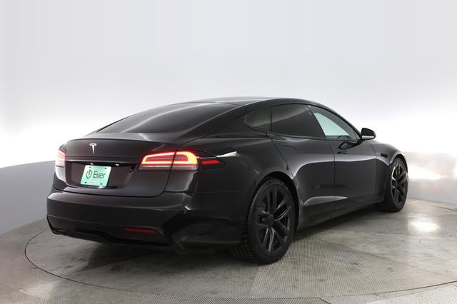 2022 Tesla Model S — photo 2 of 21
