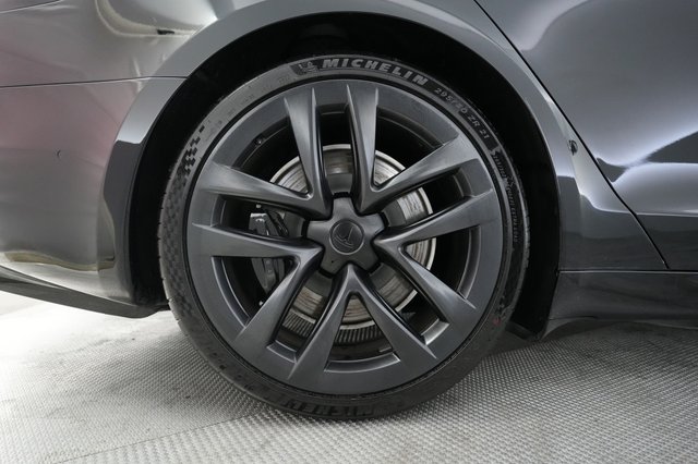 2022 Tesla Model S — photo 17 of 21