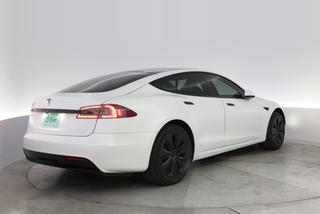 2022 Tesla Model S — photo 2 of 25