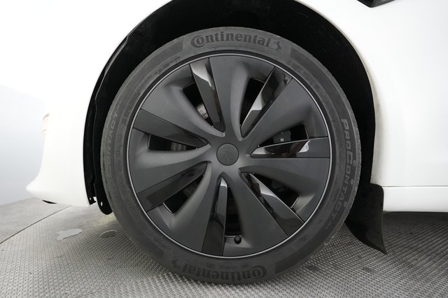 2022 Tesla Model S — photo 15 of 25