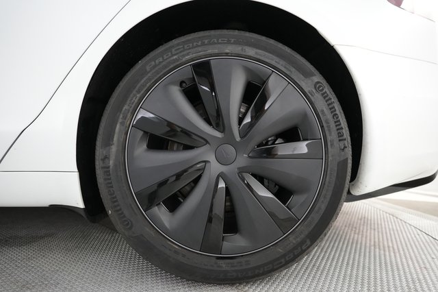2022 Tesla Model S — photo 16 of 25