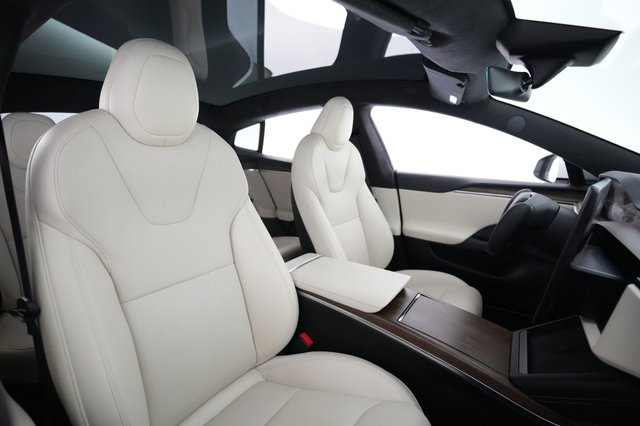 2022 Tesla Model S — photo 18 of 25