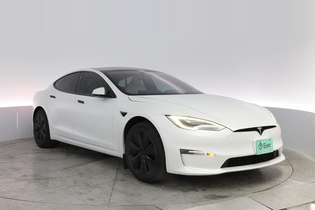 2022 Tesla Model S — photo 10 of 25