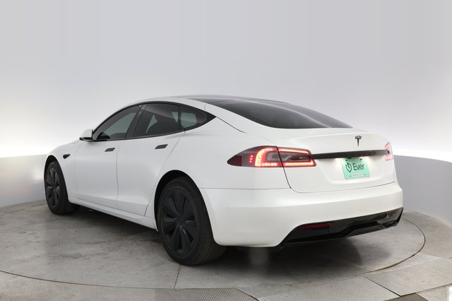 2022 Tesla Model S — photo 13 of 25