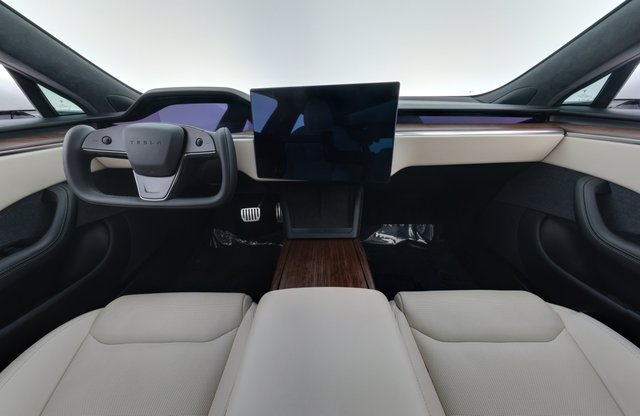 2022 Tesla Model S — photo 21 of 25