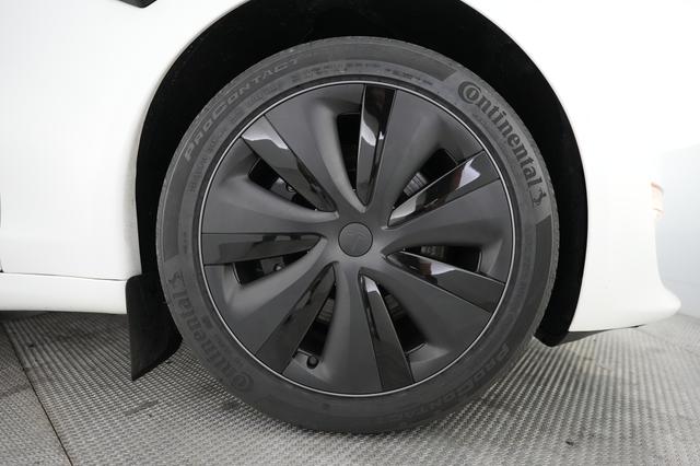 2022 Tesla Model S — photo 7 of 25