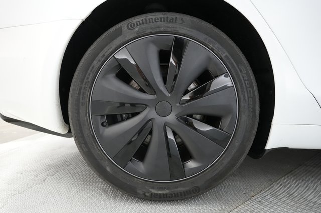 2022 Tesla Model S — photo 17 of 25