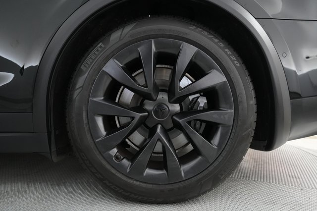 2022 Tesla Model X — photo 15 of 22