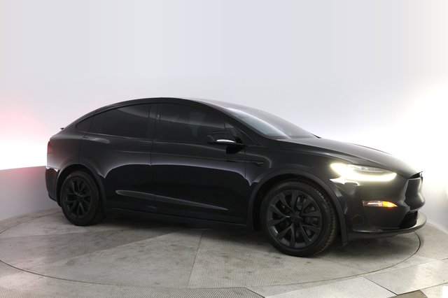 2022 Tesla Model X — photo 11 of 22