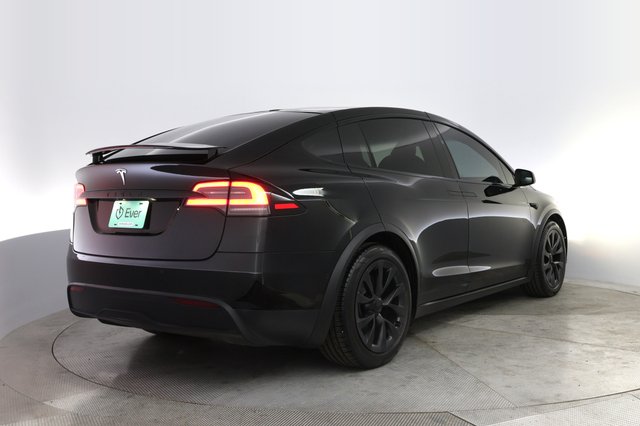 2022 Tesla Model X — photo 2 of 22