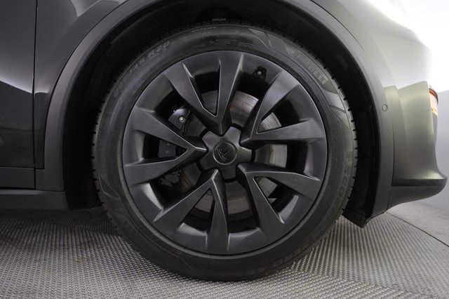 2022 Tesla Model X — photo 7 of 22