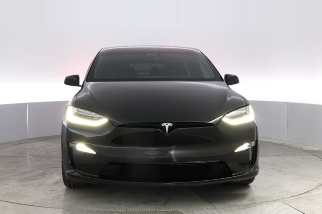 2022 Tesla Model X — photo 9 of 22
