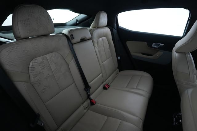 2022 Polestar 2 — photo 4 of 24
