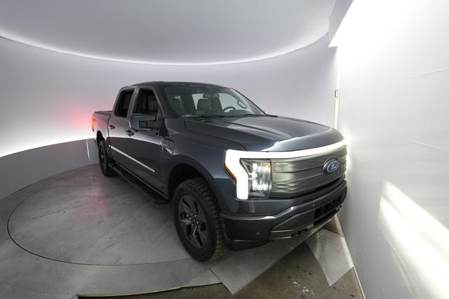 2022 Ford F-150 Lightning — VIN 1FT6W1EV9NWG08235