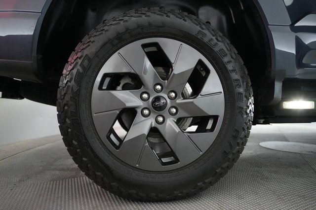 2022 Ford F-150 Lightning — photo 11 of 16