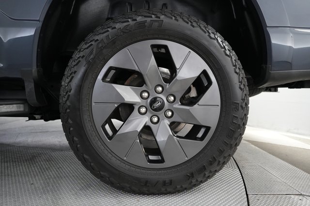 2022 Ford F-150 Lightning — photo 9 of 16