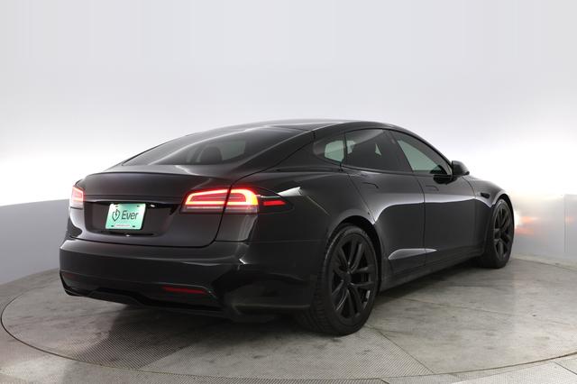 2022 Tesla Model S — photo 2 of 22