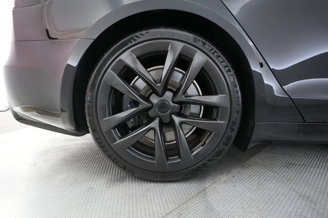 2022 Tesla Model S — photo 16 of 22