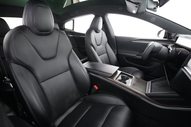 2022 Tesla Model S — photo 18 of 22