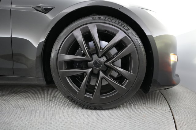 2022 Tesla Model S — photo 17 of 22
