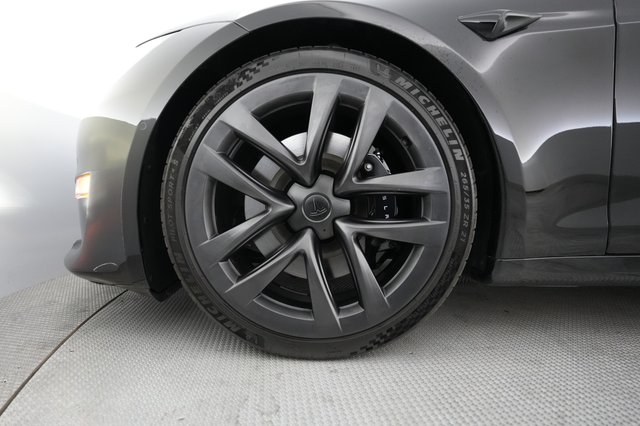 2022 Tesla Model S — photo 15 of 22