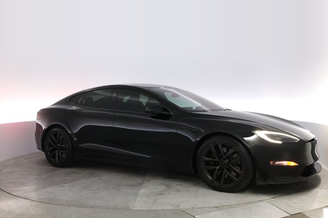 2022 Tesla Model S — photo 11 of 22