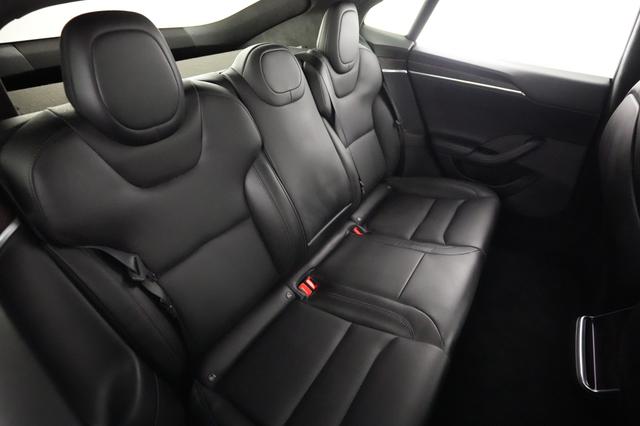 2022 Tesla Model S — photo 4 of 22